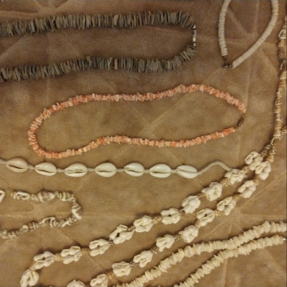 Authentic Vintage Shell Necklaces - Picture 2 of 16